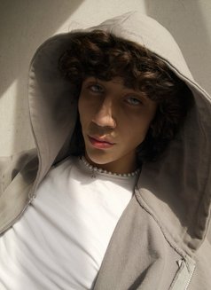 alqs - Male escort in İstanbul Photo 14 of 18