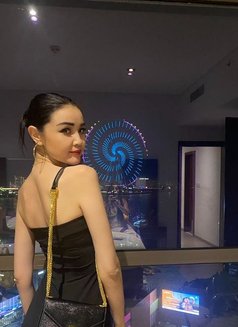 Alsu - puta in Hong Kong Photo 4 of 11