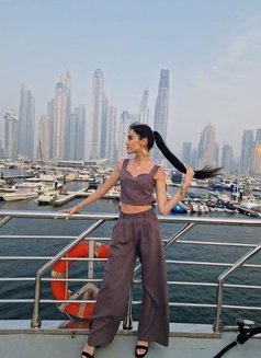 Alsu - puta in Hong Kong Photo 6 of 11