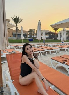 Alsu - puta in Hong Kong Photo 9 of 11