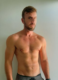 Altair Lux - Acompañantes masculino in Singapore Photo 2 of 10
