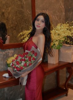 Althea - escort in Manila Photo 4 of 5
