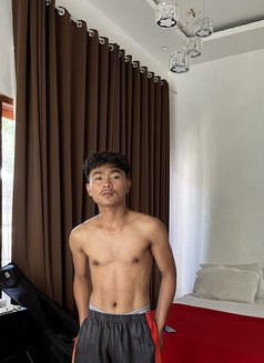 Alunk2mahf - Male escort in Bali Photo 5 of 6