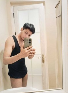 Alvin - Male escort in Jakarta Photo 1 of 6