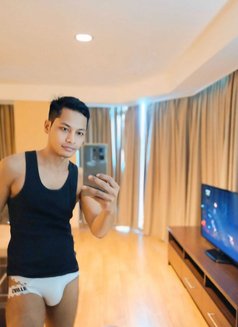 Alvin - Male escort in Jakarta Photo 2 of 6