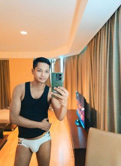 Alvin - Male escort in Jakarta Photo 3 of 6