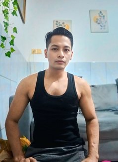Alvin - Male escort in Jakarta Photo 2 of 8