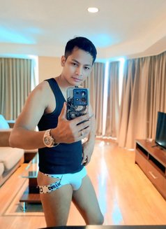 Alvin - Male escort in Jakarta Photo 7 of 8