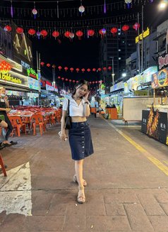 Alya - escort in Bali Photo 4 of 10