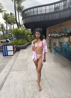 Alya - escort in Bali Photo 8 of 10