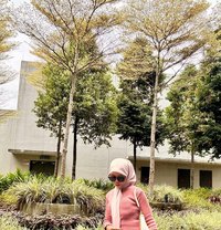 Alya - puta in Kuala Lumpur