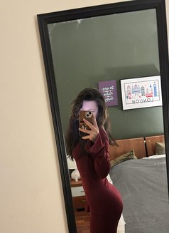 Alya - escort in Doha Photo 3 of 4