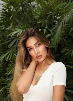Alya - escort in Dubai Photo 3 of 9
