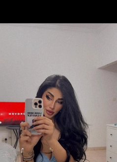 Alya - escort in Dubai Photo 5 of 13