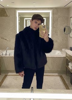 Alya - Transsexual escort in İstanbul Photo 1 of 7