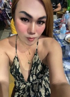 Alyana Sexy - Acompañantes transexual in Bangkok Photo 3 of 4