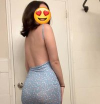 Alyana - puta in Cairo