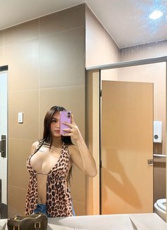 Alyann Asi - puta in Manila Photo 6 of 11