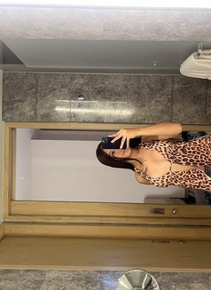 Alyann Asi - puta in Manila Photo 11 of 11