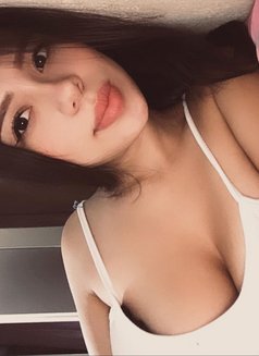 Alye - escort in Doha Photo 1 of 4