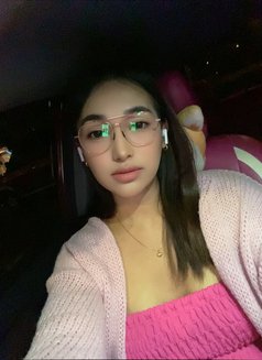 Alyssa - adult performer in Boracay Photo 9 of 16