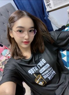 Alyssa - adult performer in Boracay Photo 13 of 16