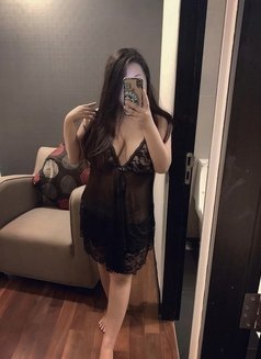 Alyssa chubby - escort in Singapore Photo 17 of 30