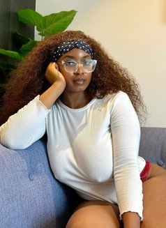 Alyssa - escort in Guangzhou Photo 2 of 4