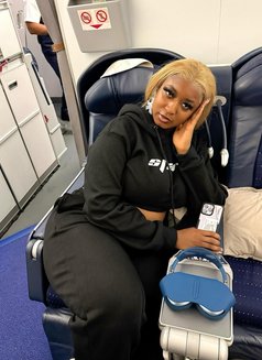 Alyssa - escort in Guangzhou Photo 3 of 4