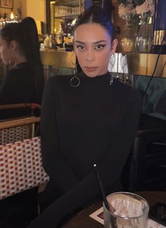 Alyx - Transsexual escort in Paris Photo 3 of 4