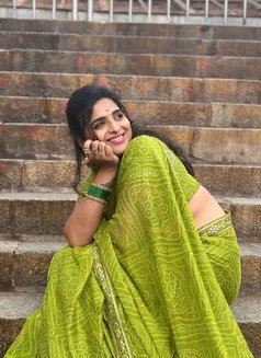 Am Indipendent Alone Nirusha - puta in Hyderabad Photo 3 of 3