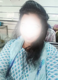 Am latha - puta in Hyderabad Photo 1 of 2