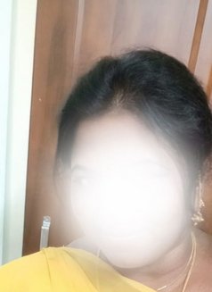 Am latha - puta in Hyderabad Photo 2 of 2