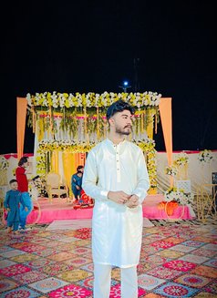 Amaan - Acompañantes masculino in Lahore Photo 1 of 9
