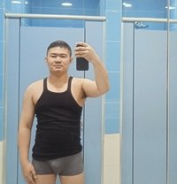 Amadeus - Male escort in Manila