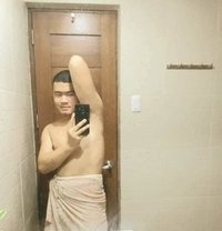 Amadeus - Male escort in Manila