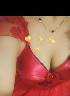 Amal - puta in Beirut Photo 2 of 4