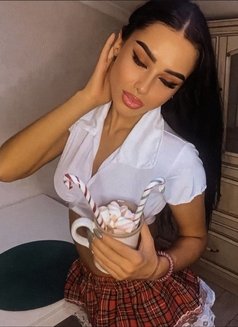 Amalia Hottest - puta in Dubai Photo 12 of 12