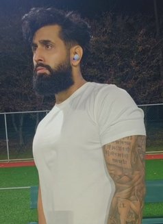 Aman - Acompañantes masculino in Riyadh Photo 6 of 6