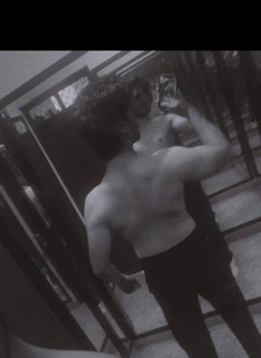 Aman Delhite - Male escort in Ghaziabad Photo 1 of 5