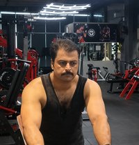 Aman - Intérprete masculino de adultos in Mumbai