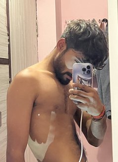 Aman - Male escort in New Delhi Photo 3 of 5