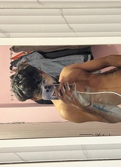 Aman - Male escort in New Delhi Photo 4 of 5