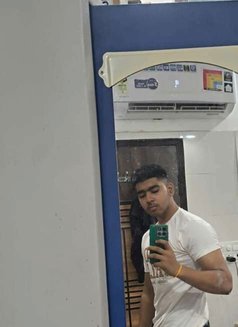 Aman - Male escort in New Delhi Photo 5 of 5