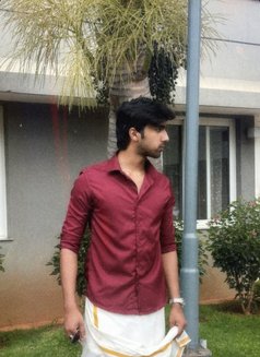 Aman Malik - Male companion in Bangalore Photo 4 of 7