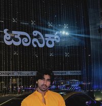 Aman Malik - Male companion in Bangalore
