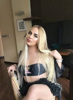 Amanda and Leila - Acompañantes transexual in Dubai Photo 3 of 21