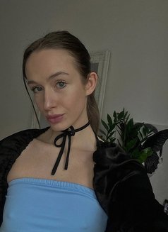 Amanda - puta in Dubai Photo 6 of 11