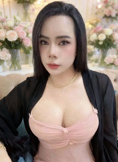 Amanda Both - Transsexual companion in Muscat Photo 7 of 9