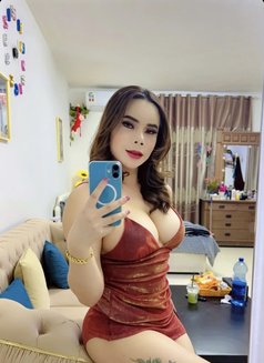 Amanda Both - Acompañante transexual in Muscat Photo 8 of 12